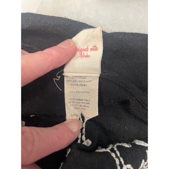 Honolulu Wahina‎ Size Medium Boho Top Black w/ White Crewel Detail - Picture 5 of 5